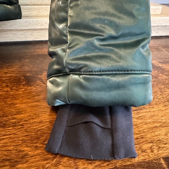 High shine green Super Puff Aritzia puffer 2XS - Picture 4 of 11